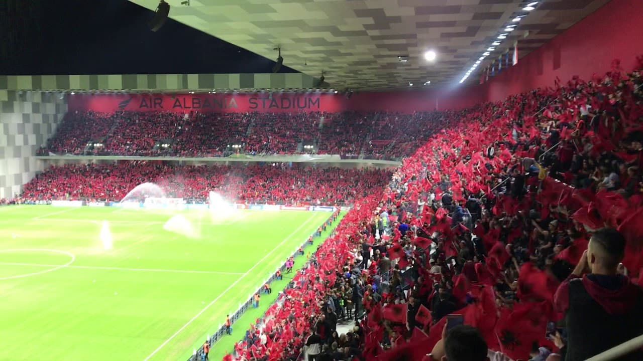 Shqipëri- Poloni, FSHF-tifozëve: Në stadium do lejohet vetëm flamuri shqiptar