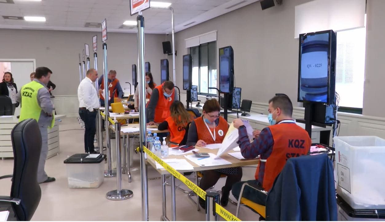    Identifikimi i problemeve në zgjedhjet e 25 prillit/ KQZ rinumëron 519 kuti