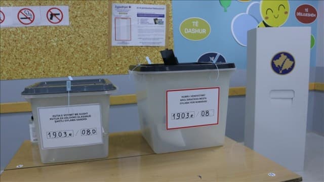 Mbyllen qendrat në Kosovë, pjesëmarrja në votim 42,84%