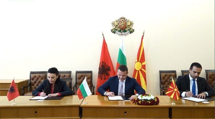Shqipëria, Bullgaria dhe MV nënshkruajnë memorandumin për Korridorin e 8/ Balluku: Do i shërbejë gjithë Ballkanit Perëndimor