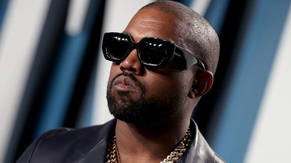 Kanye West ndryshon zyrtarisht emrin në Ye