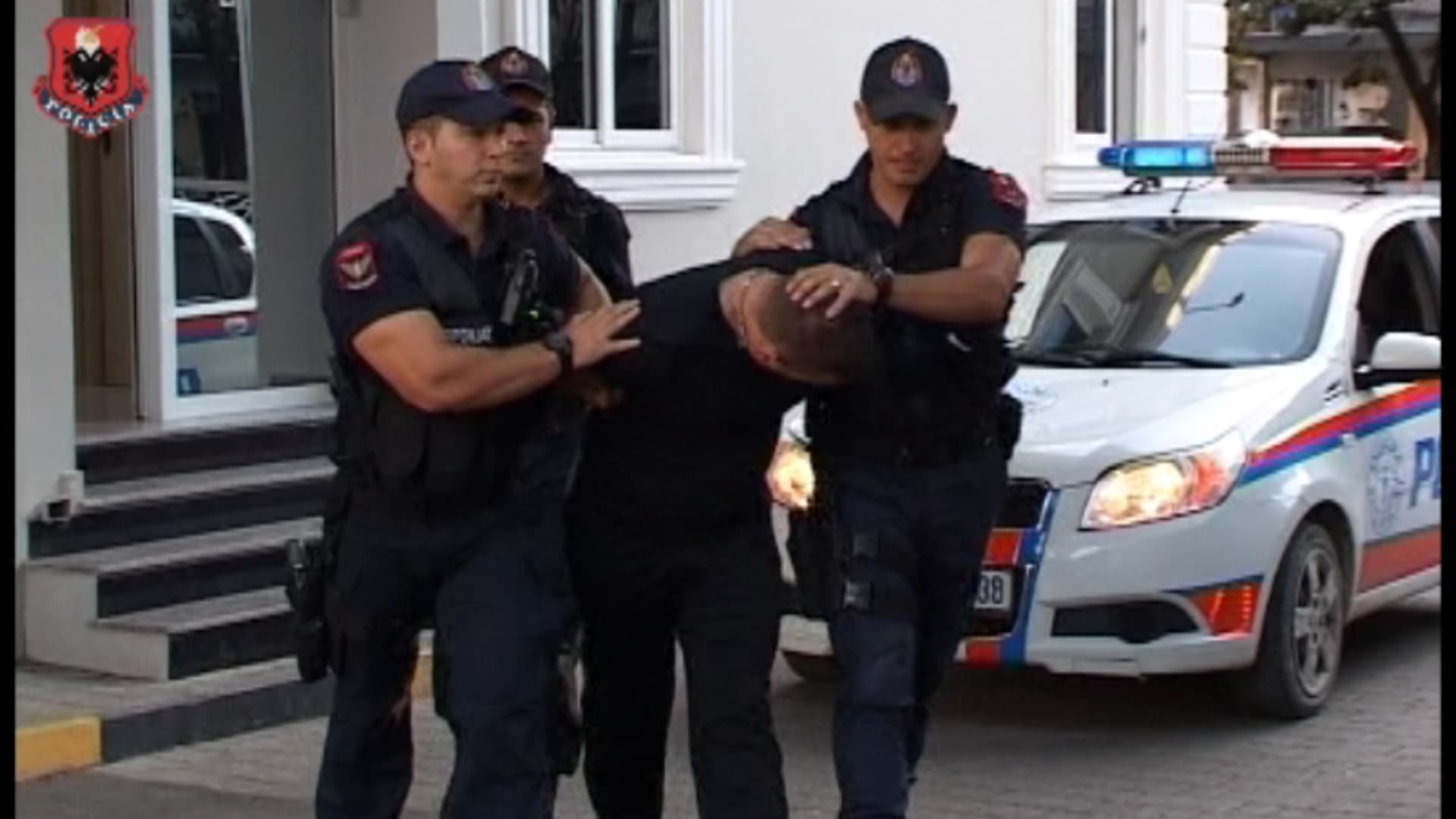 Ishin shpallur në kërkim, arrestohen dy persona në Kuçovë