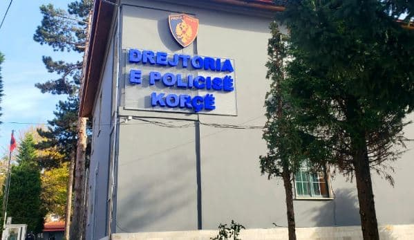 Prej tre muajsh në kërkim, arrestohet ish-punonjësi i Postës së Korçës
