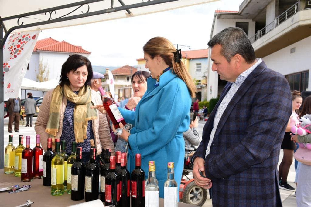 Organizohet “Festa e kazanit” në Këlcyrë, promovim traditës shekullore të prodhimit të rakisë