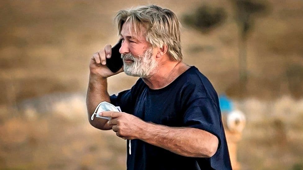 Vrasja në xhirime, Alec Baldwin: Më thanë se arma ishte e sigurt (VIDEO)