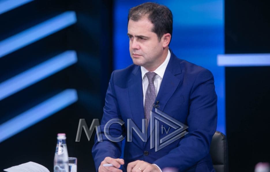 Bylykbashi: Foltoret e Berishës po shpëtojnë PD-në nga të kthyerit në faltore ku s’rrëfehet njeri