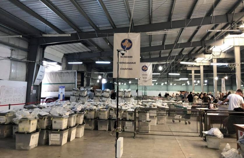 Sot në Kosovë nis procesi i numërimit të votave me kusht