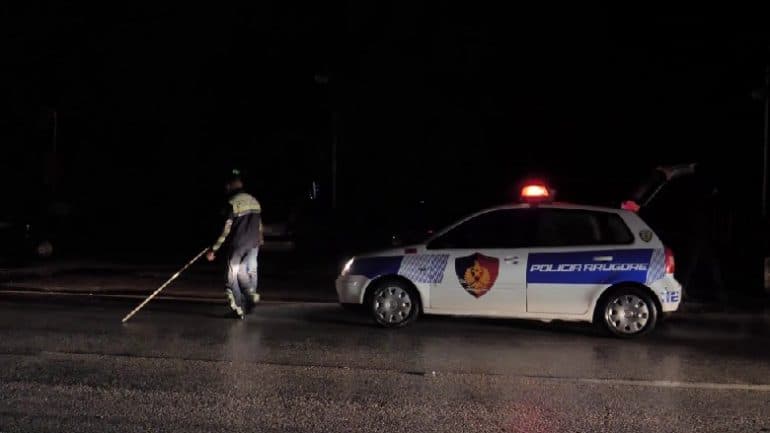 Elbasan/ Motori përplaset me biçikletën, plagoset rëndë një person