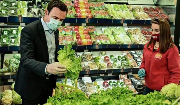 Në Kosovë rritet çmimi i bukës dhe produkteve bazë/ Kurti: Faji i pandemisë dhe çmimi i energjisë