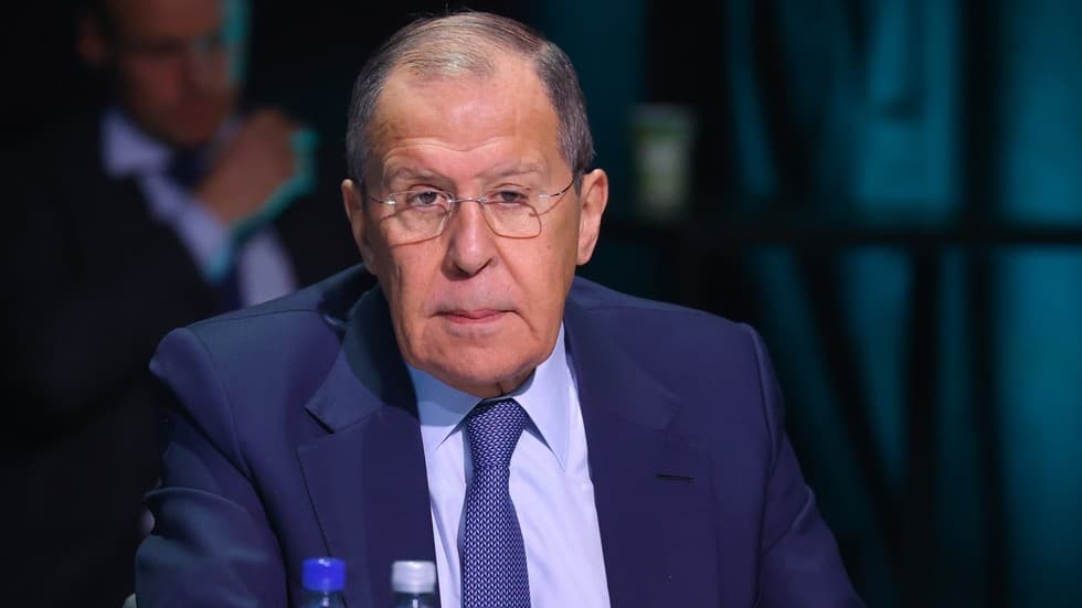 Lavrov: Marrëdhëniet e Moskës me NATO-n nuk përshkruhen si “katastrofike”, thjesht nuk ekzistojnë fare