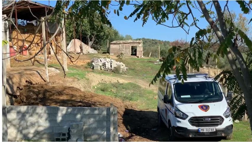 Krimi i dyfishtë në Vlorë, fqinjët: 39-vjeçari është kuruar për depresion