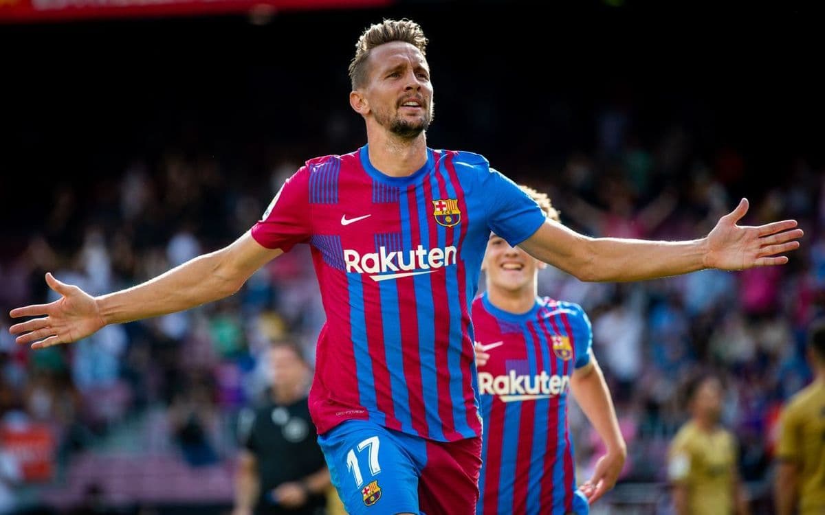 Luuk de Jong drejt largimit