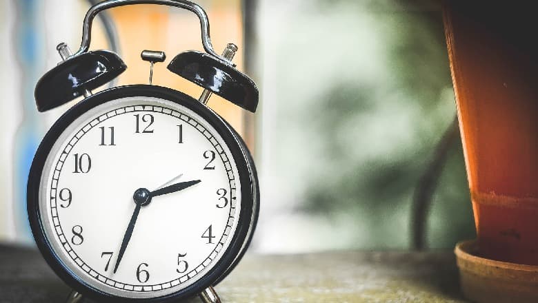 Më 31 tetor, akrepat e orës shkojnë 60 minuta pas