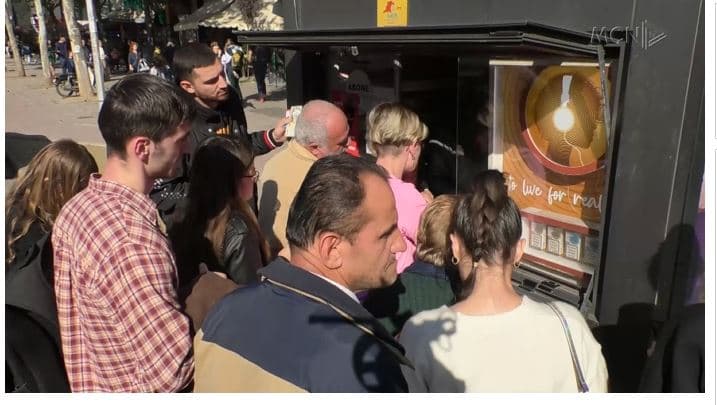 Numër i limituar i aboneve në treg. Qytetarët në pritje, Dispeçeritë: Vetëm nga 1000 abone në kioska (VIDEO)
