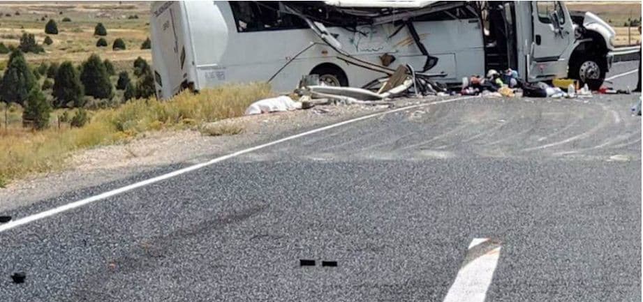 Autobusi përplaset me fugonin në Qafë-Thanë, një i vdekur dhe 4 të plagosur