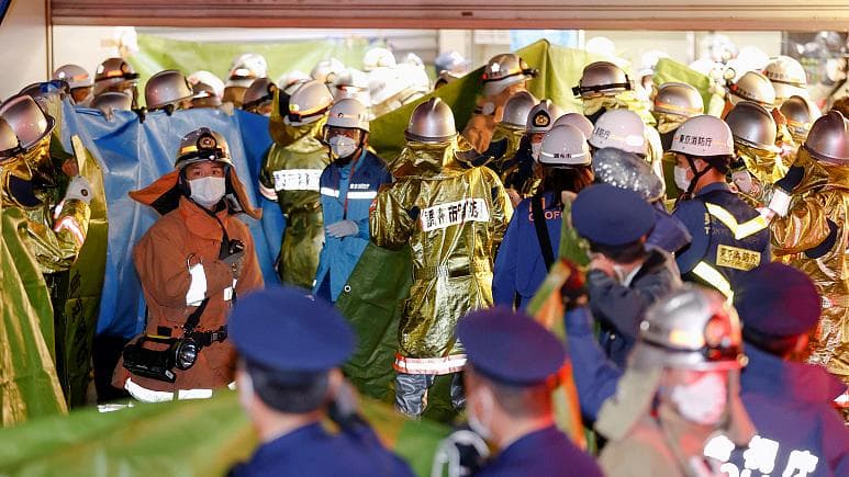 Burri me 'kostumin Joker' sulmon me thikë pasagjerët në një tren në Japoni