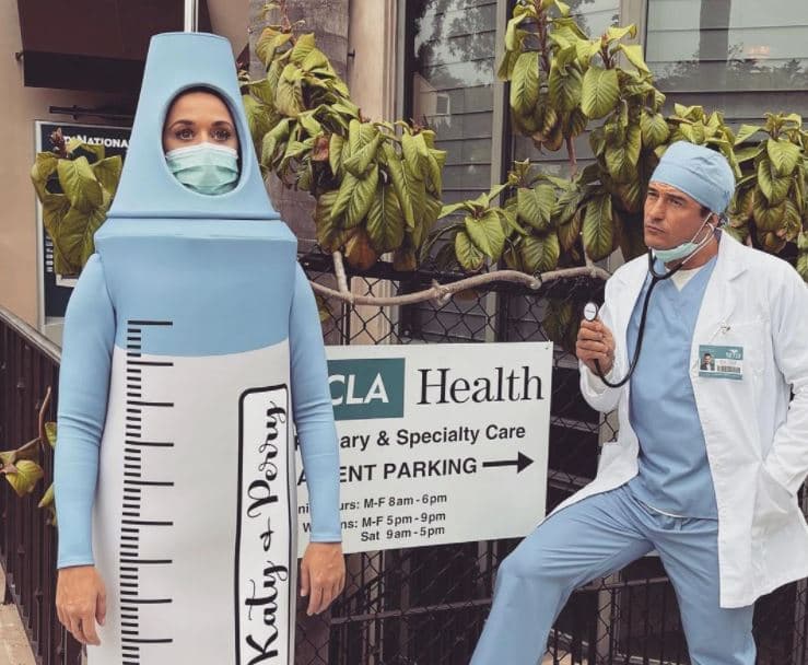 Katy Perry vishet si vaksinë anti-Covid për Halloween (FOTO)