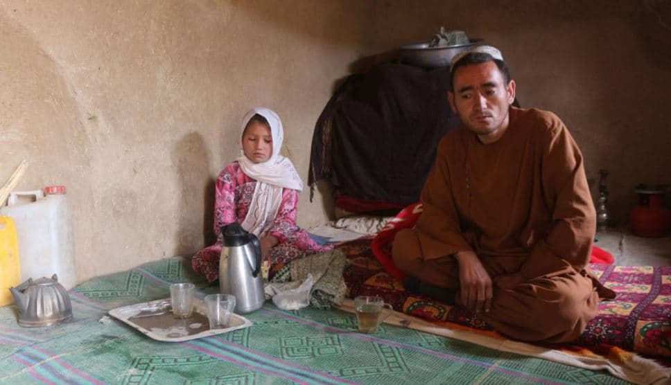 Kriza ushqimore në Afganistan, familja shet vajzën 9-vjeçare për të mbijetuar