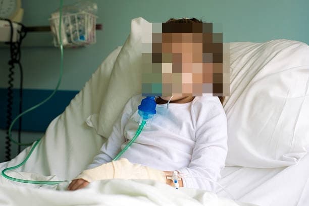 Akuzohet se abuzoi me vajzën e tij, 27-vjeçari në gjyq: E rraha me thupër, po më bezdiste