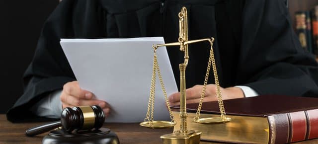 “Do të të hedh acid”/ Dënohet me burg deputetja britanike, kërcënoi shoqen e partnerit