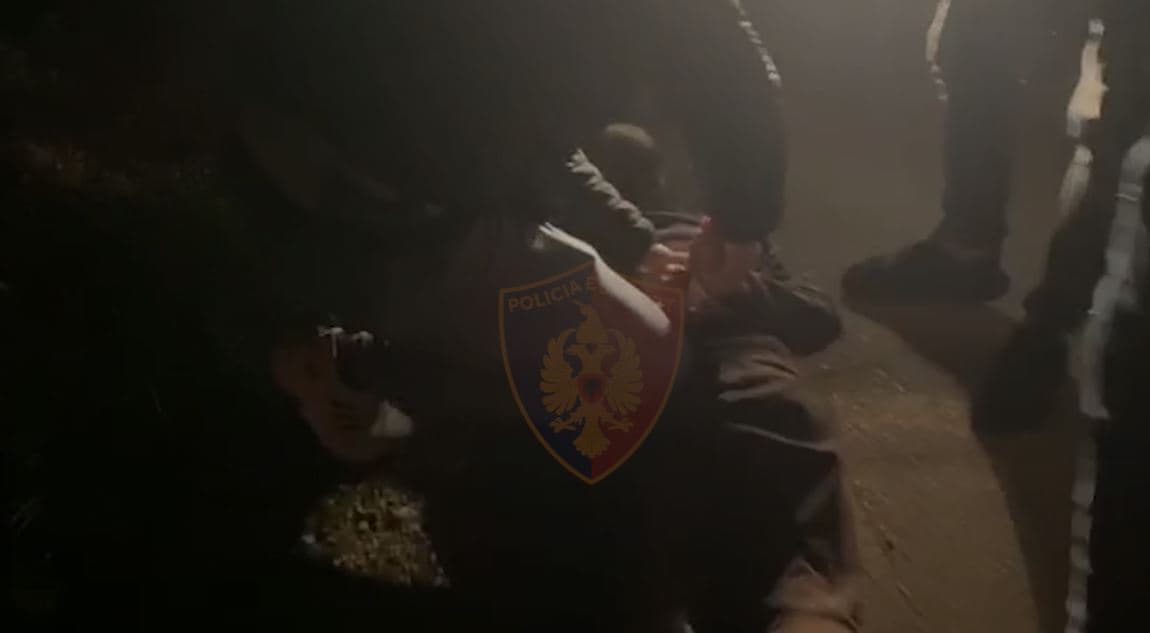 Grabitën me armë noterin në Sarandë, arrestohen 3 persona (EMRAT)