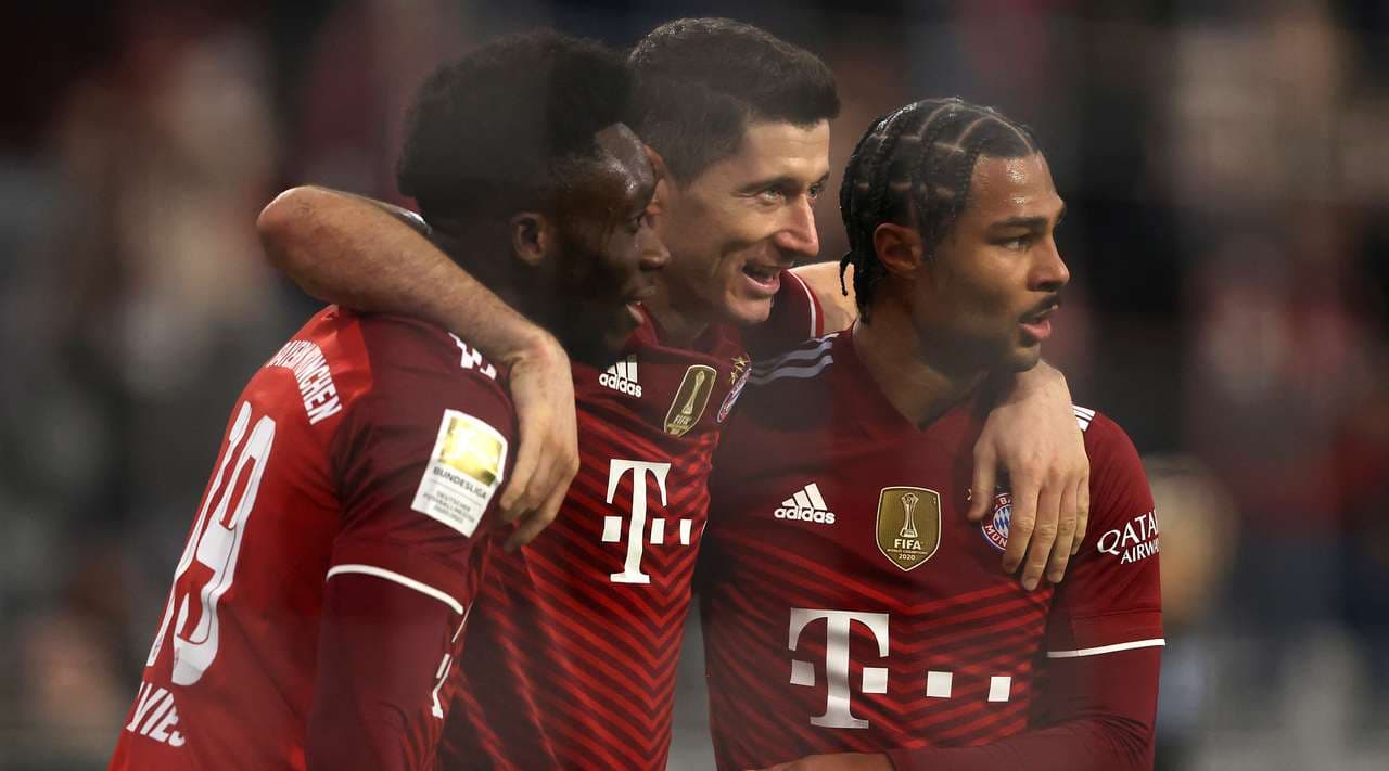 Nga një gol për çdo pjesë, Bayern Munich i shkakton humbjen e parë Freiburgut (VIDEO)
