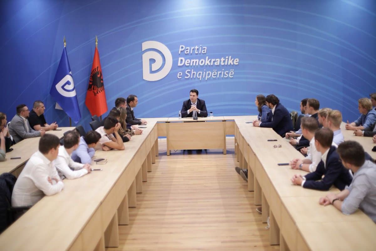 Basha shpalli zgjedhjet në FRPD, thërret në takim grupin e punës