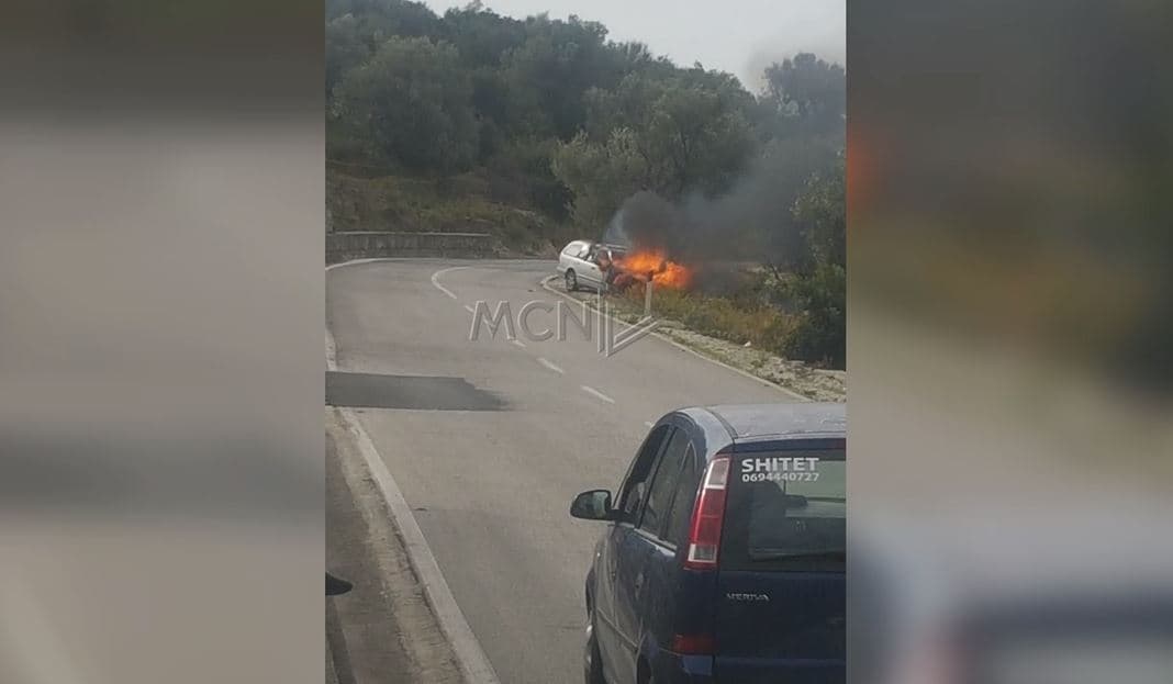 Digjet një makinë në aksin rrugor Borsh-Piqeras