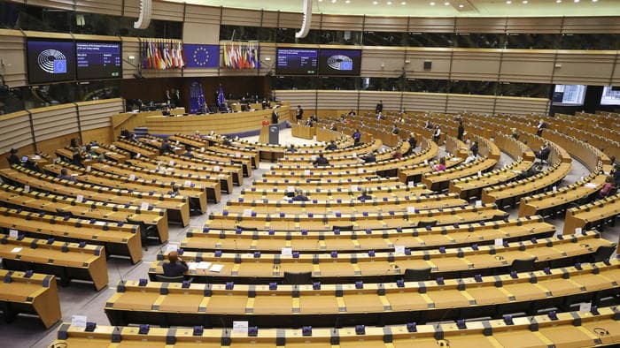 Gjykata pezullon pasaportën e vaksinimit për hyrjen në PE