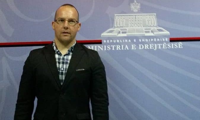 Sekuestrohen mbi 100 kg lëndë narkotike në Korçë/ Në pranga avokati Joni Mosku dhe disa të tjerë