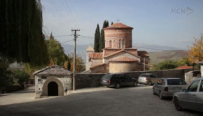 Në kërkim të kryqit të Labovës/ Fshati historik në guidën e turistëve të huaj (VIDEO)