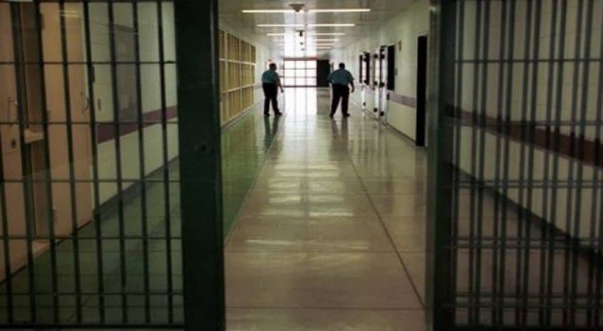 Covid-19 në burgun e Drenovës, përkeqësohen edhe të dënuar të tjerë