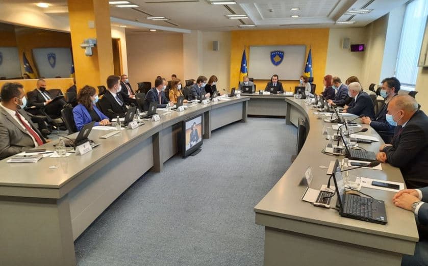     Qeveria miraton konceptin për dokumentimin e krimeve të kryera gjatë luftës në Kosovë