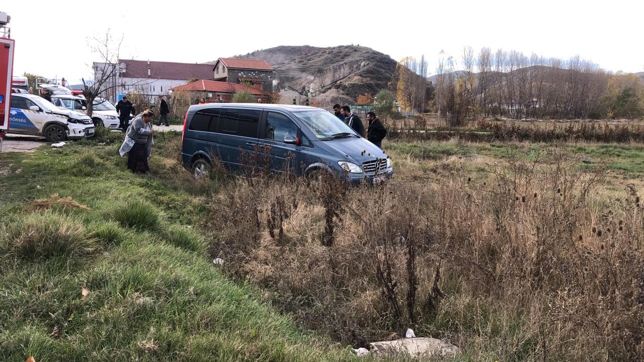 Aksident në aksin Korçë-Pogradec, plagosen dy punonjëse policie