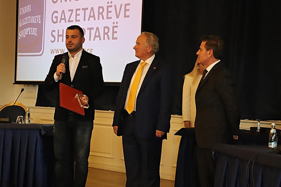 Çmimet ‘Vangjush Gambeta’ 2021 për gazetarët e ekonomisë/ Klodjan Tomorri -“Reporteri i vitit”