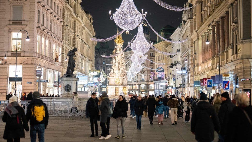 Austria prezanton masat kufizuese për të pavaksinuarit (VIDEO)
