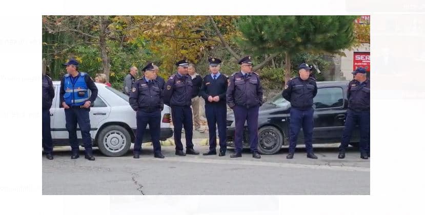 Fermerët e Lushnjës, sërish në protestë (VIDEO)