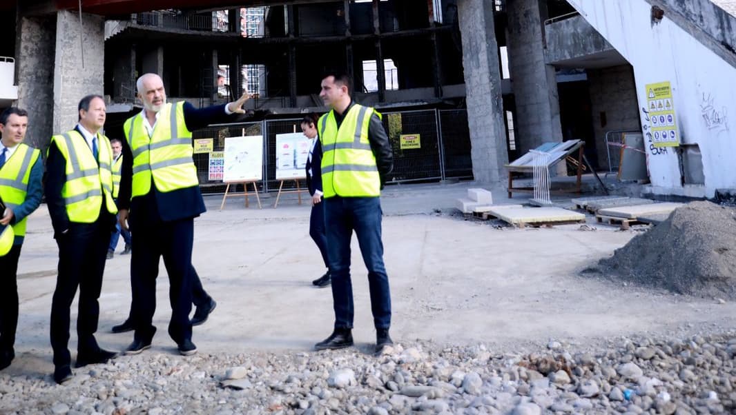 Rama dhe Granoff inspektojnë kantierin e Piramidës: Tetorin e ardhshëm do të jetë gati