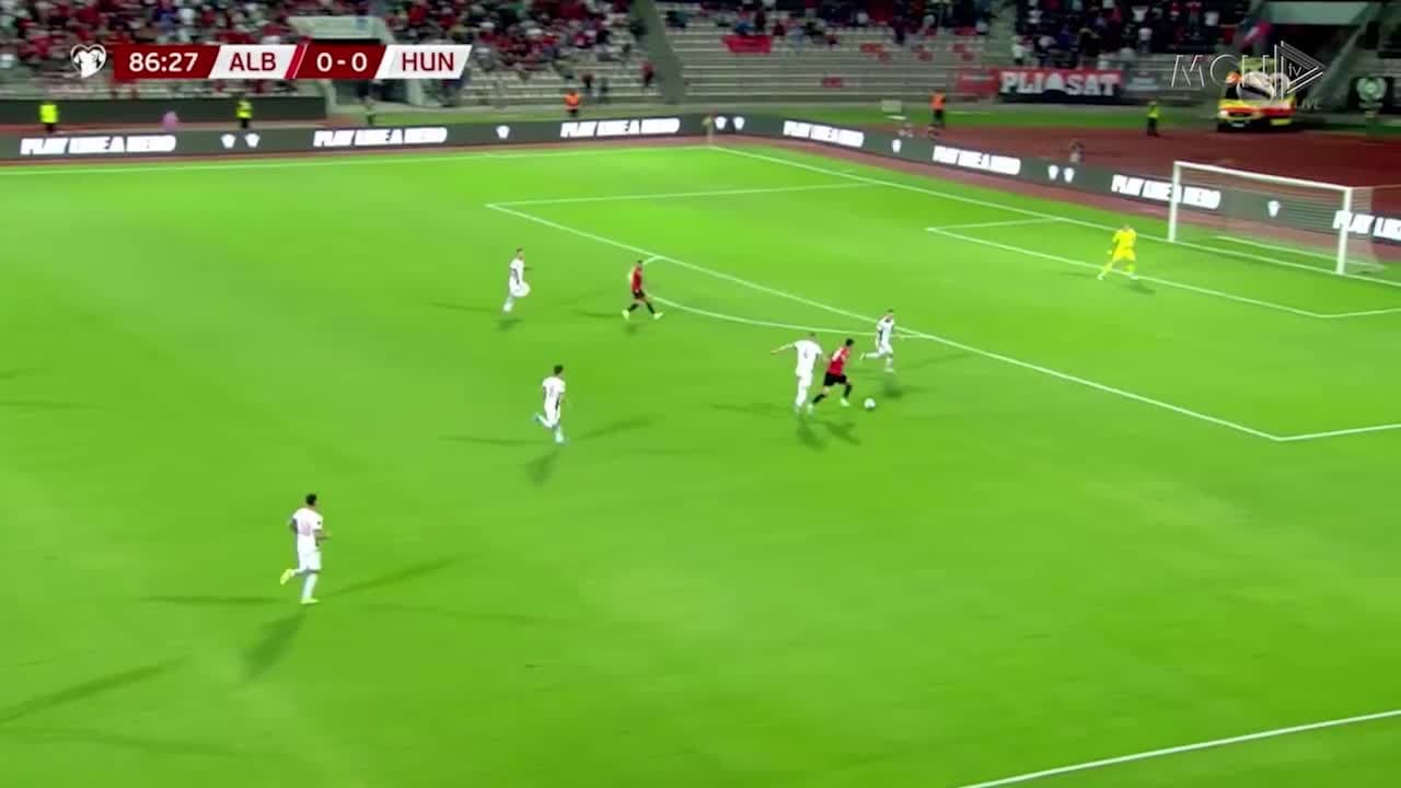 Broja stërvitet rregullisht në skuadër (VIDEO)
