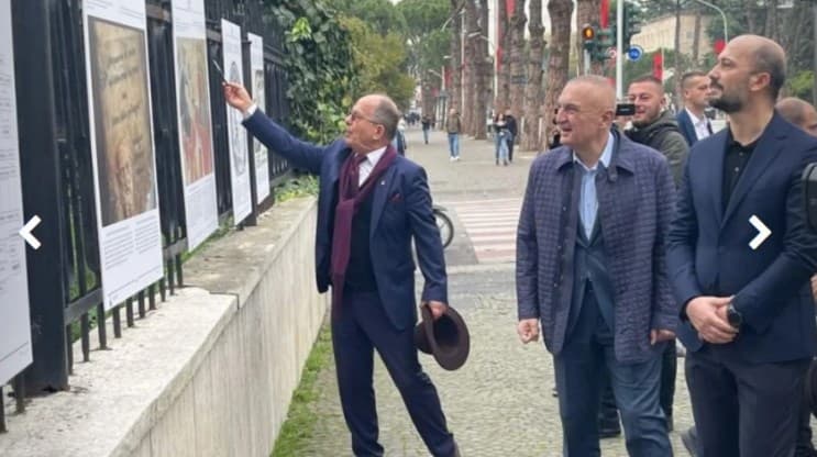 Mediat greke reagojnë për ekspozitën çame në Presidencë: Meta bën vizita në ekspozita provokuese (VIDEO)