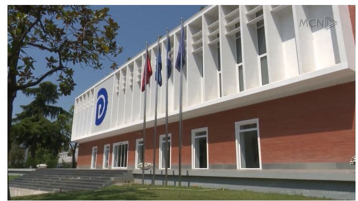 Përplasjet e demokratëve në Korçë, PD: Synojnë përçarje, Spaho: Fletërrufe të mitrolozit 
