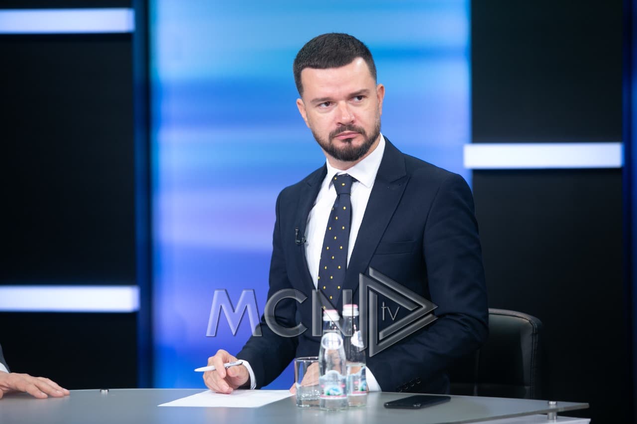 Akuzat për bashkëpunim me Ramën, Curri: Kryeministrin po e hyjnizojnë