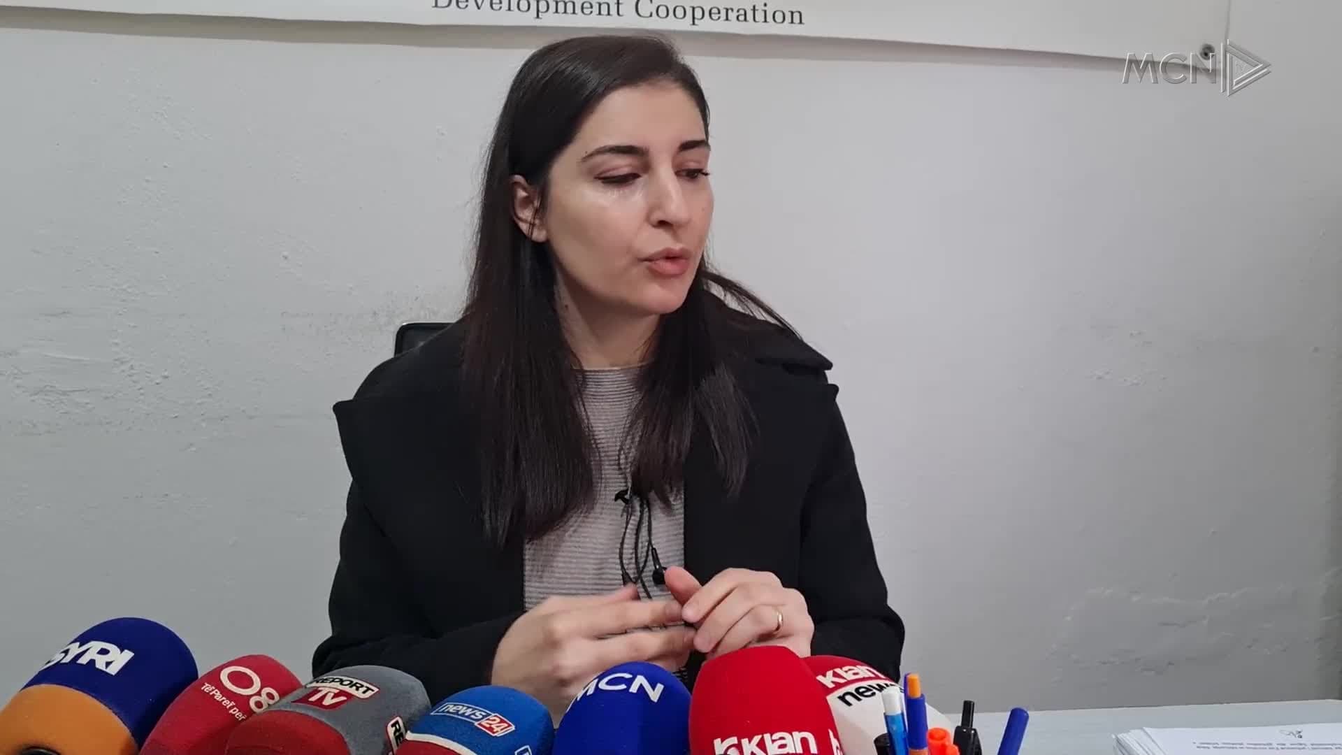 13-vjeçari krijoi varësi ndaj celularit (VIDEO)