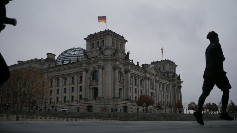 Rritja e infektimeve/ Ministri gjerman apel qytetarëve: Vaksinohuni ose “do të vdisni”