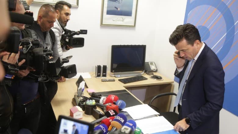 Shehaj pasi verifikoi firmat në zyrën e Palokës: Do jem pjesëmarrës në Kuvendin e PD në 11 dhjetor