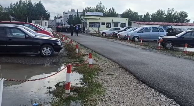 Mbyllet burgu i Zaharisë, nis transferimi i 319 personave (VIDEO)