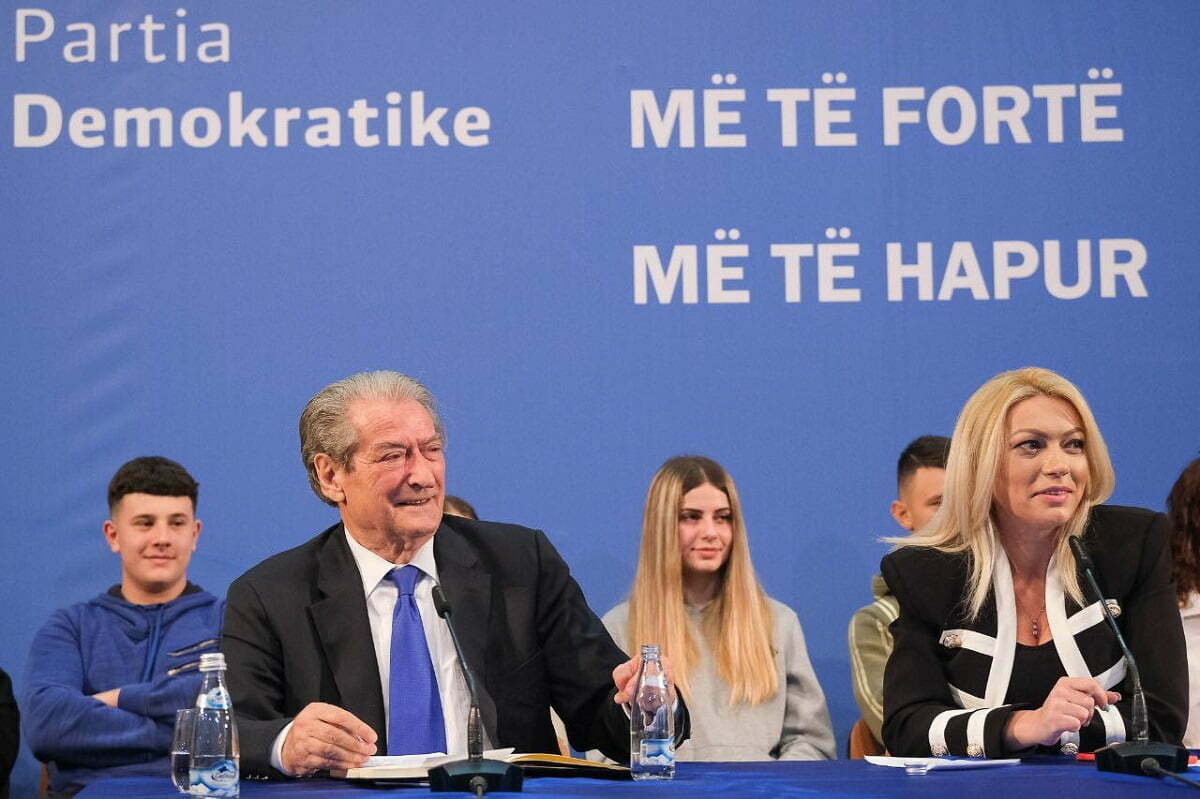 Ish-kryeministri Berisha njofton 'foltoren' e radhës