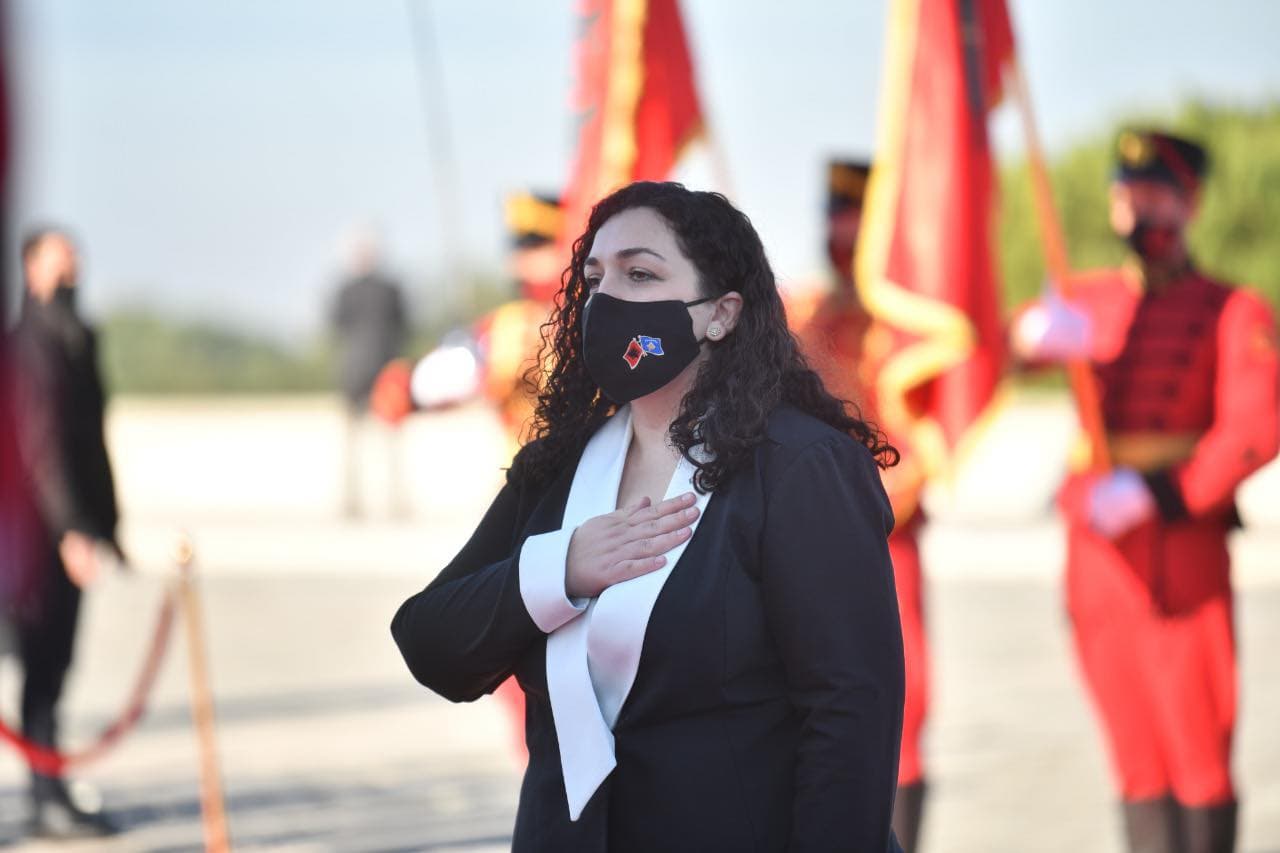 “Kosova do vazhdojë të jetë në krah të Shqipërisë”, Osmani uron 109-vjetorin e Pavarësisë (VIDEO)