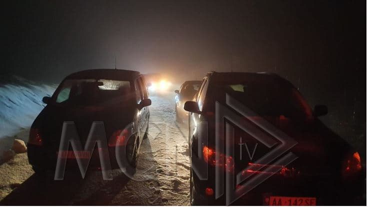 Policia: Në Rrugën e Arbrit dhe në Qafë Murriz kalohet vetëm me zinxhirë! (VIDEO)