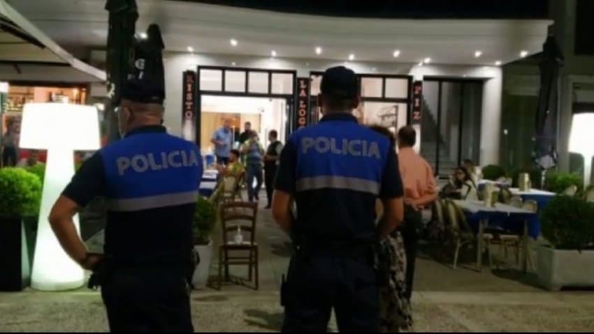 Mbante hapur lokalin gjatë orës policore, procedohet pronarja në Durrës